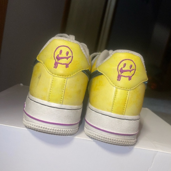 Air Force 1 '07 LV8 'Peace, Love, and Basketball' - Picture 2 of 2